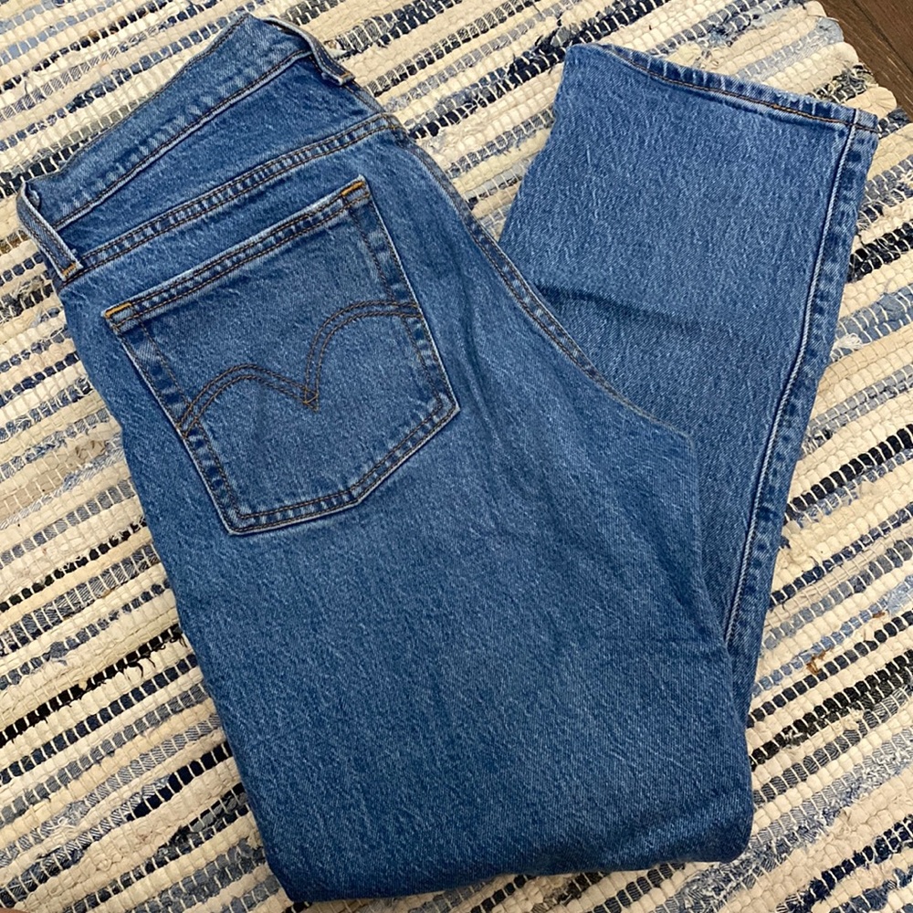 LEVI’s ICONIC WEDGIE STRAIGHT JEAN size 28
